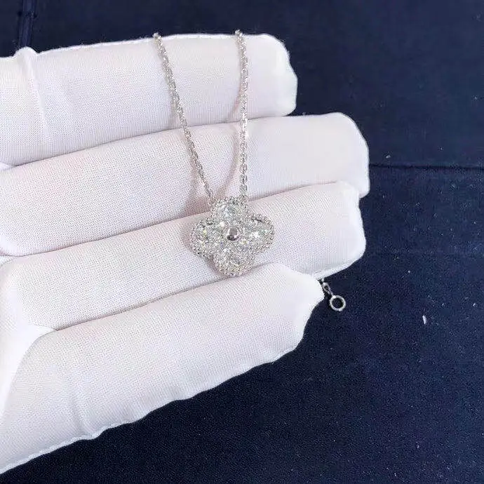 Подвеска Van Cleef & Arpels Vintage Alhambra /бриллианты, белое золото/ 8