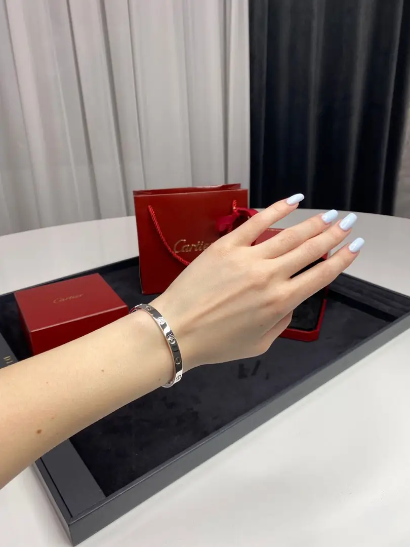 Браслет Cartier Love белое золото, без бриллиантов 3