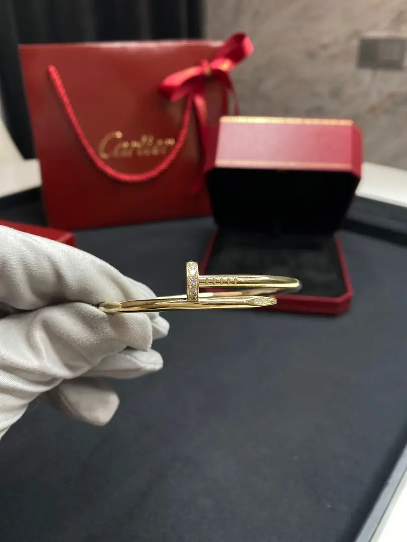 Браслет Cartier Juste Un Clou желтое золото, бриллианты 1