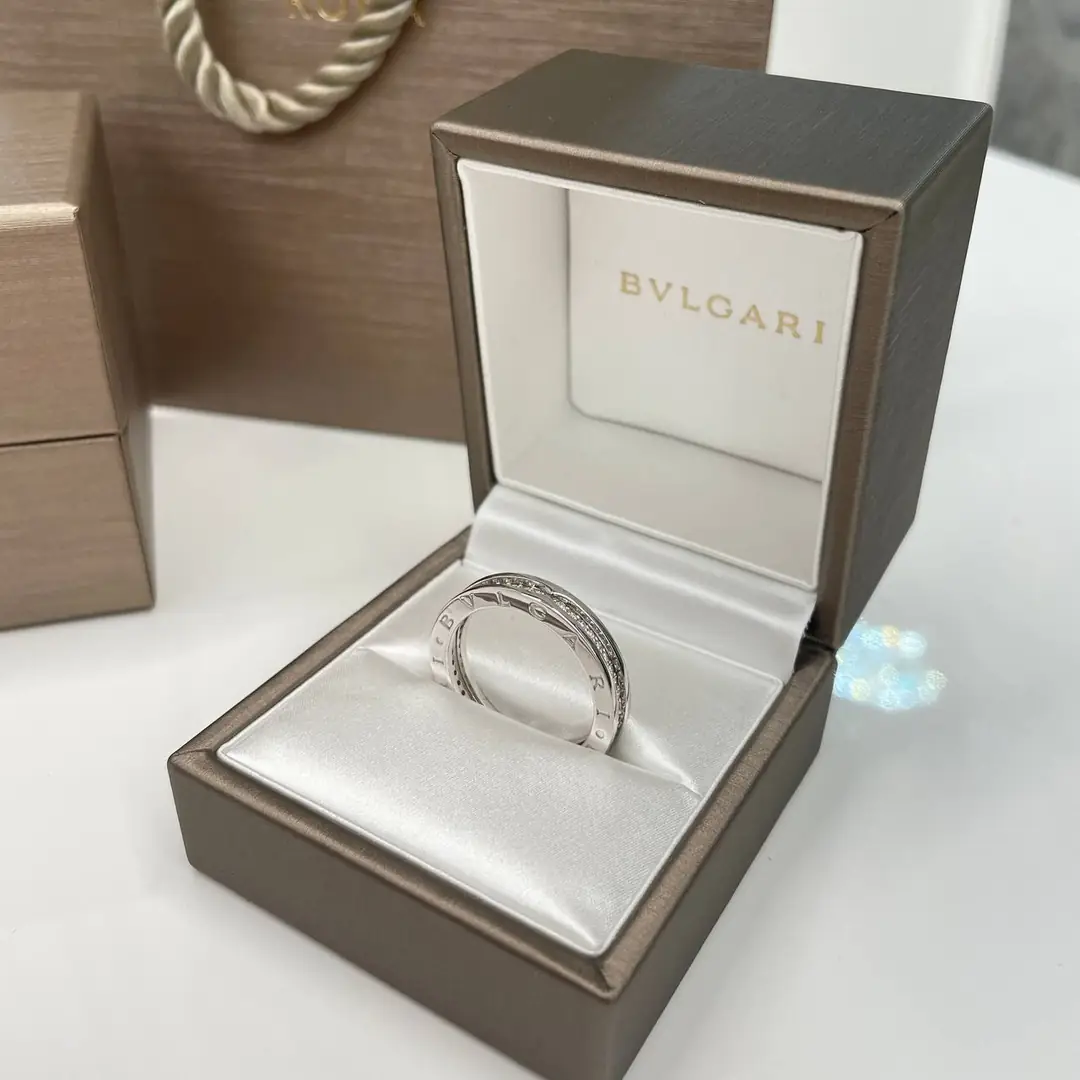 Кольцо Bulgari B.ZERO1 белое золото, бриллианты