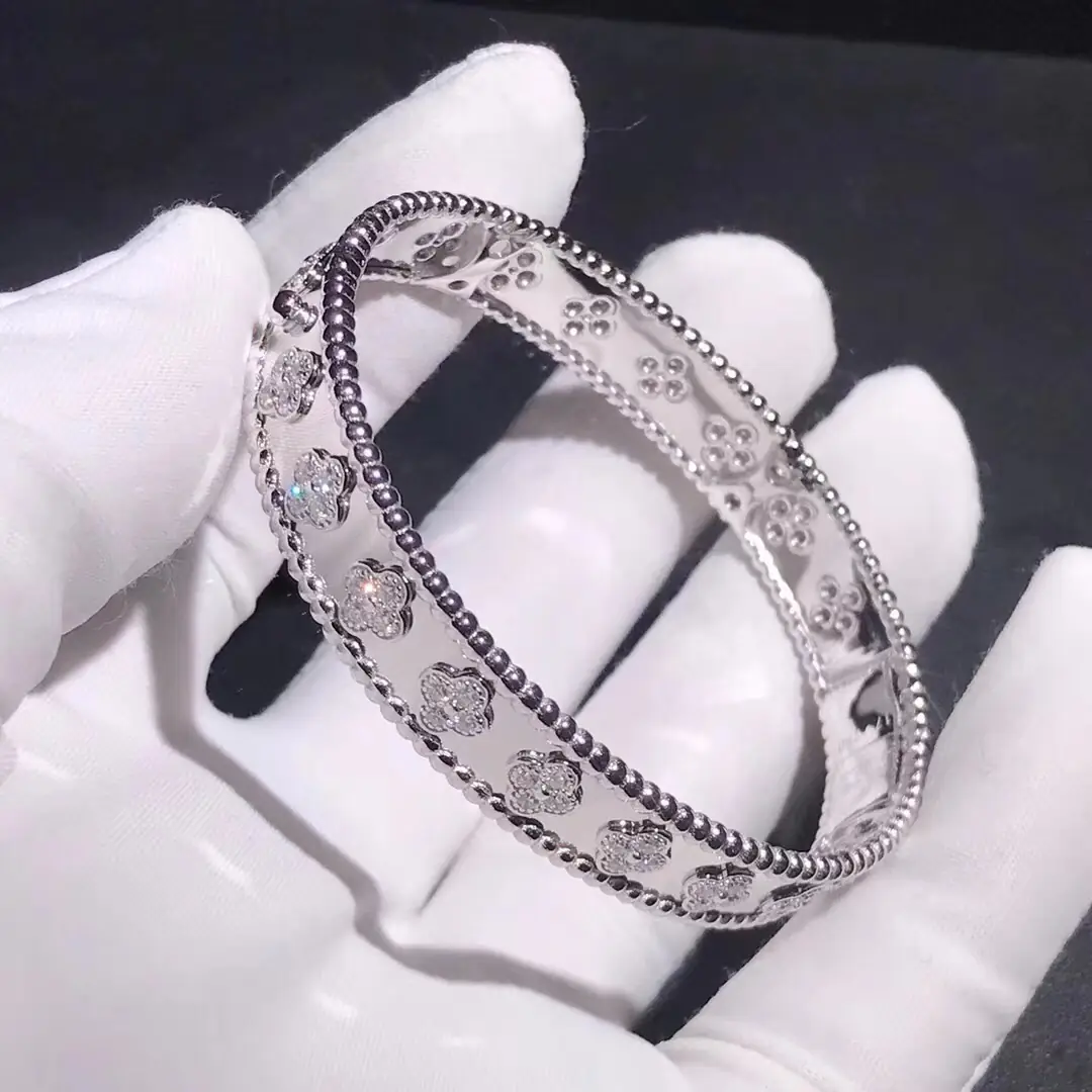 Браслет Van Cleef &amp; Arpels Perlée Clover Diamond /бриллианты, белое золото/