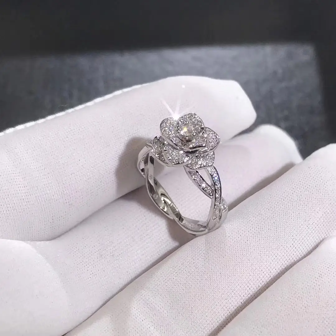 Кольцо Piaget Rose /белое золото, бриллианты/