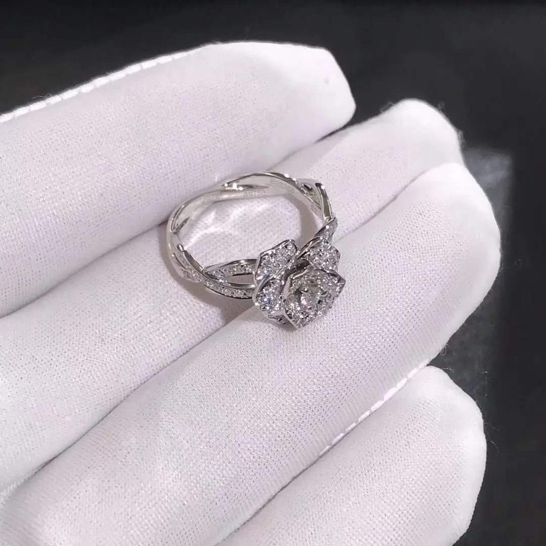 Кольцо Piaget Rose /белое золото, бриллианты/