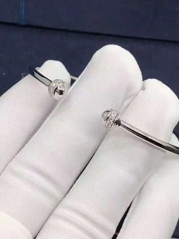 Браслет Piaget Possession Open Bangle /белое золото, бриллианты/