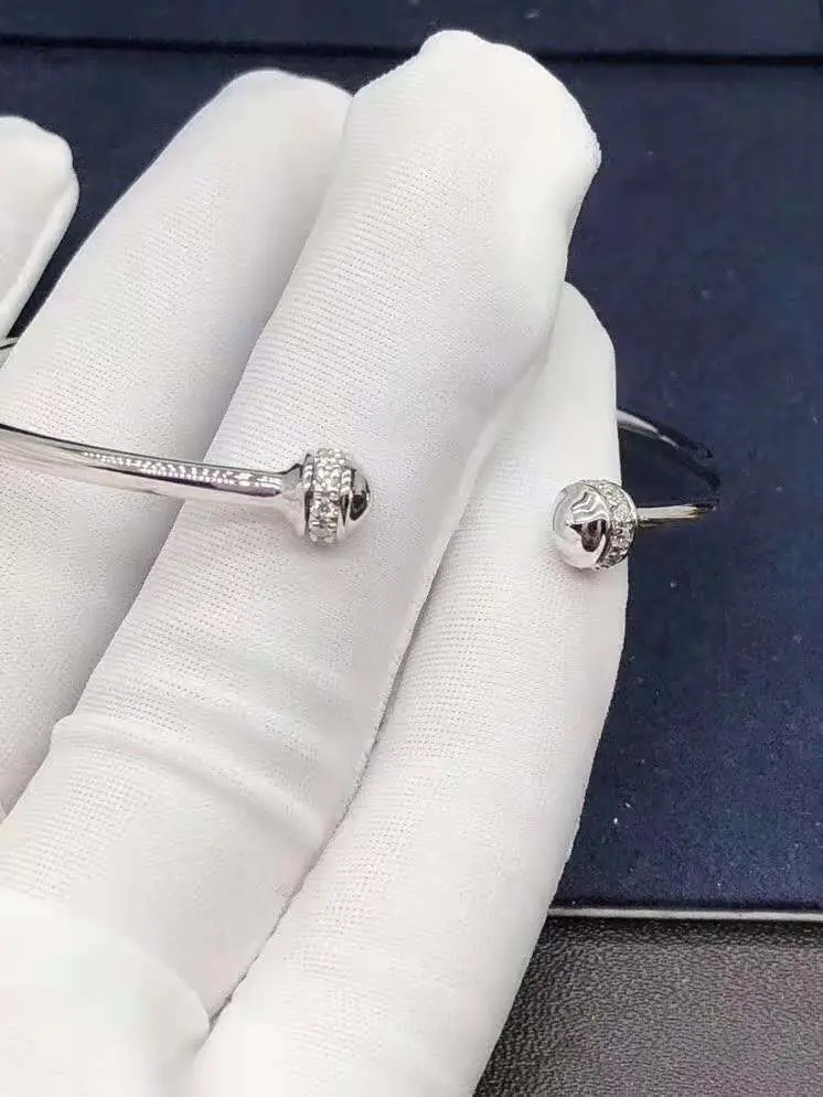 Браслет Piaget Possession Open Bangle /белое золото, бриллианты/ 6
