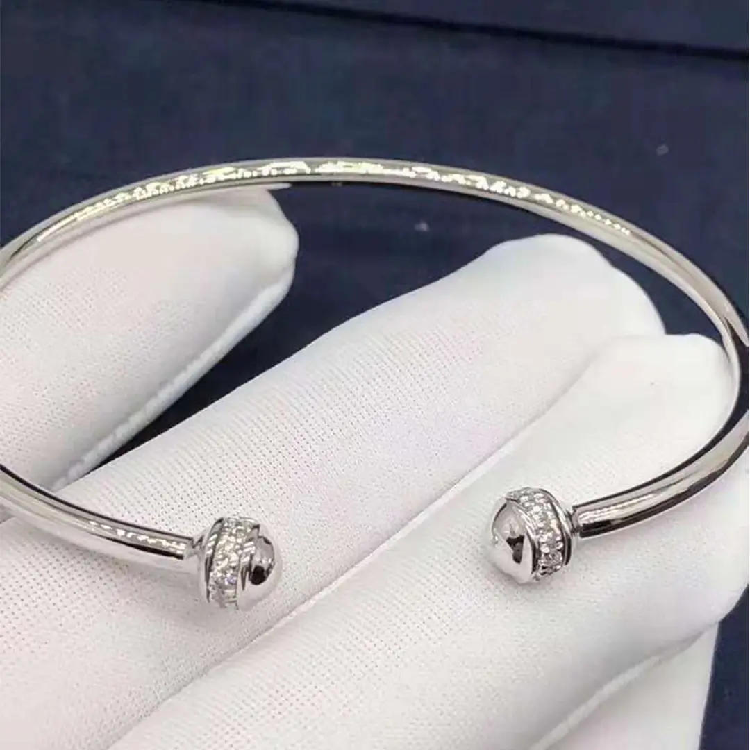 Браслет Piaget Possession Open Bangle /белое золото, бриллианты/