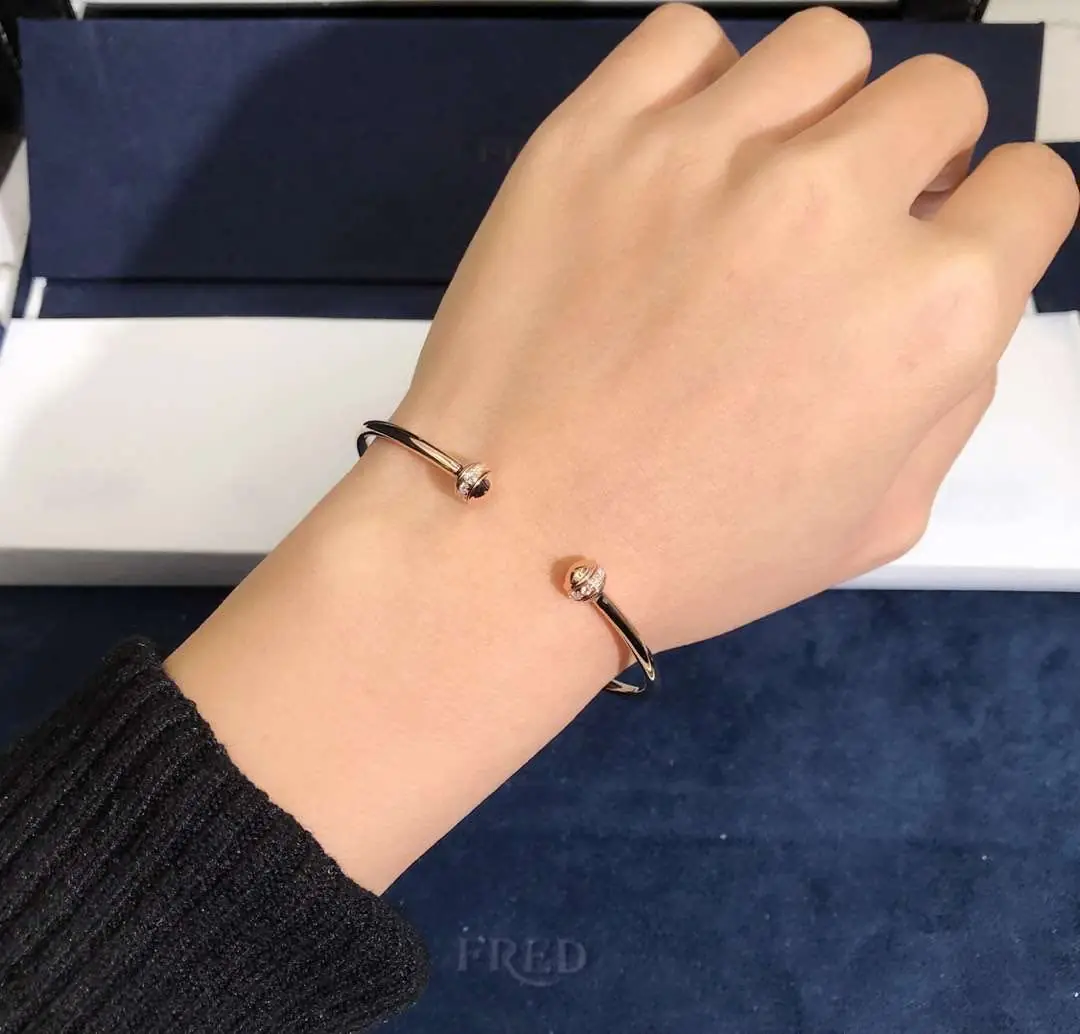 Браслет Piaget Possession Open Bangle /бриллианты, розовое золото/ 4