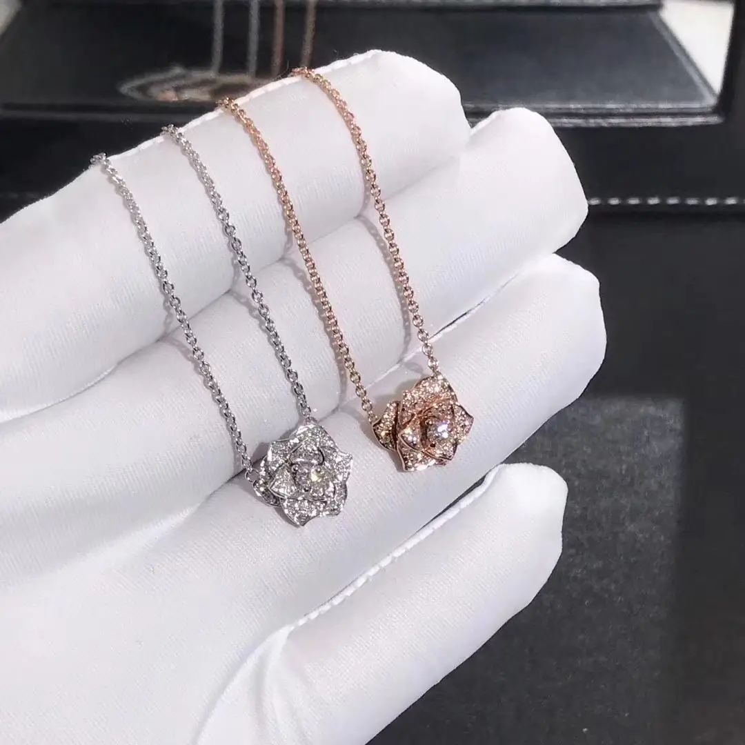 Подвеска Piaget Rose /бриллианты, белое, розовое золото/