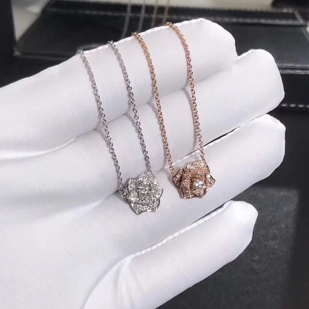Подвеска Piaget Rose /бриллианты, белое, розовое золото/