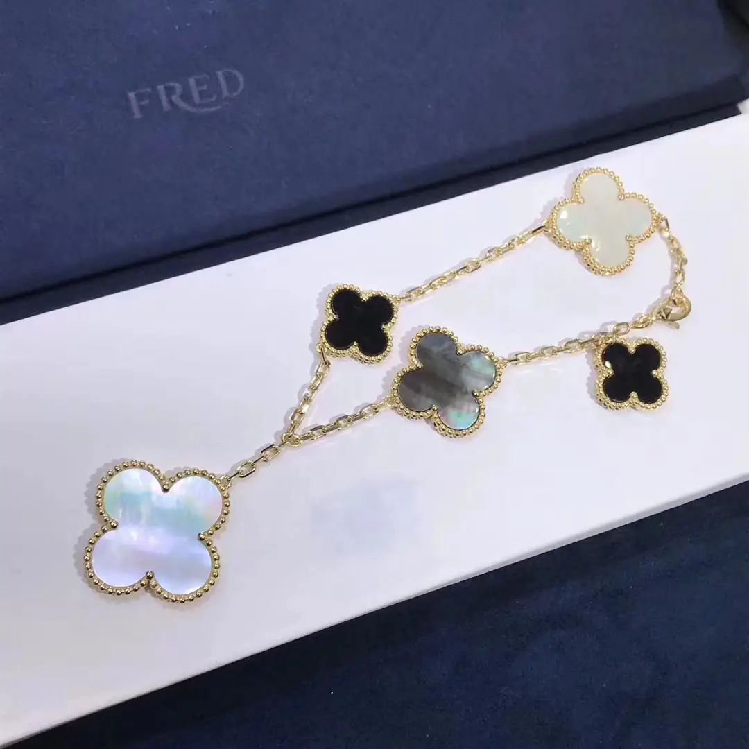 Браслет Van Cleef & Arpels Magic Alhambra 5 мотивов /желтое золото, перламутр, оникс/ 5
