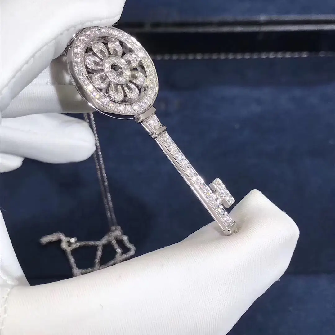 Колье Tiffany &amp; Co. Petal Key с бриллиантовым паве /белое, розовое золото/