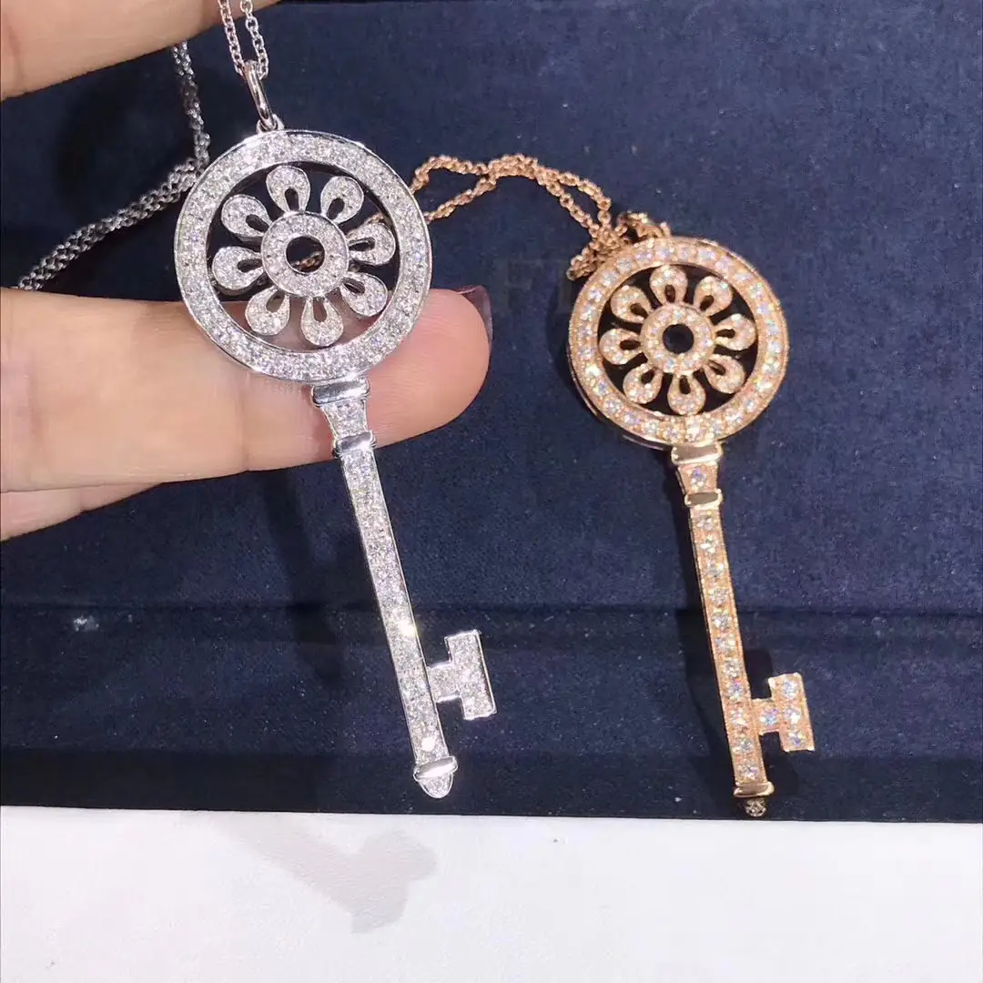 Колье Tiffany &amp; Co. Petal Key с бриллиантовым паве /белое, розовое золото/ 3