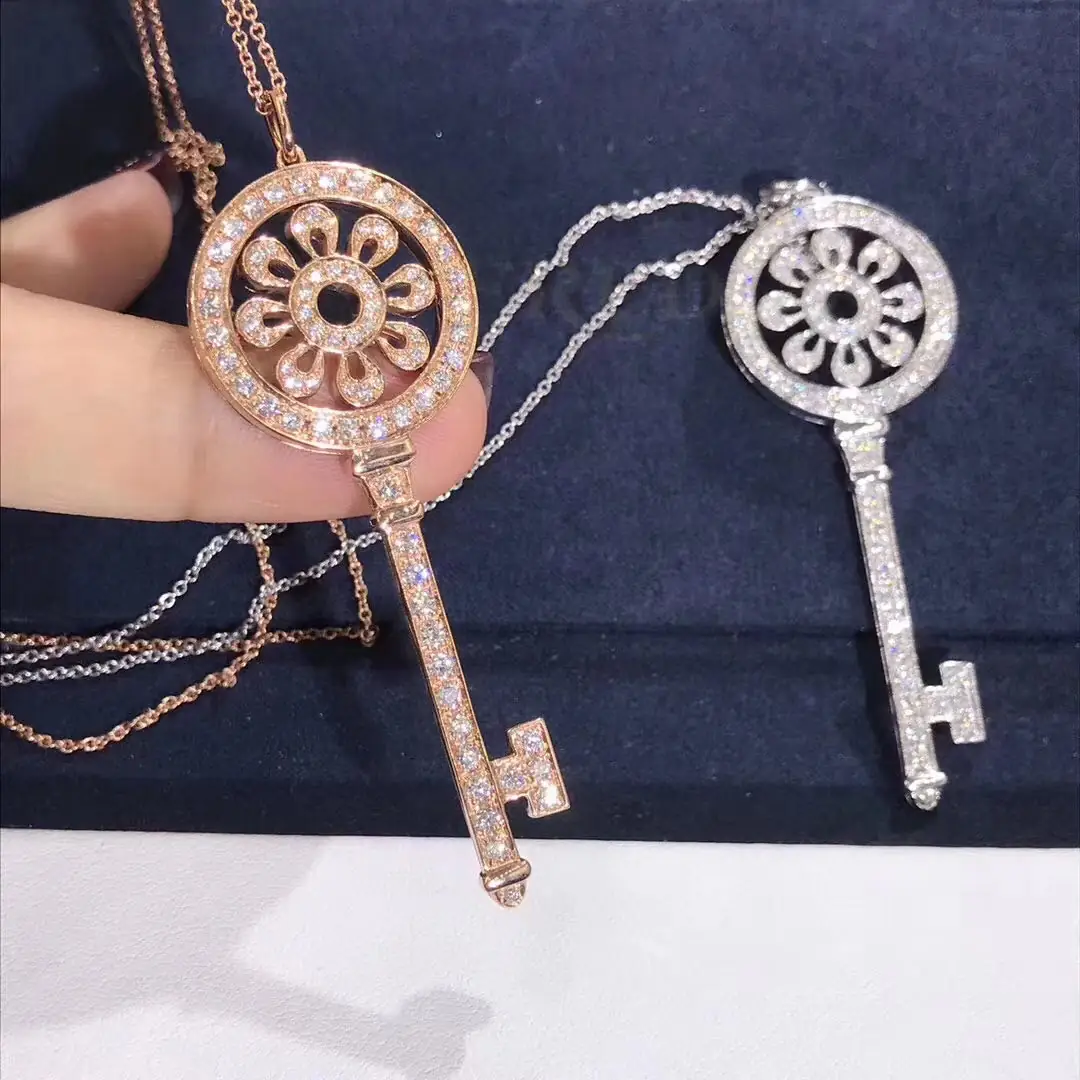 Колье Tiffany &amp; Co. Petal Key с бриллиантовым паве /белое, розовое золото/