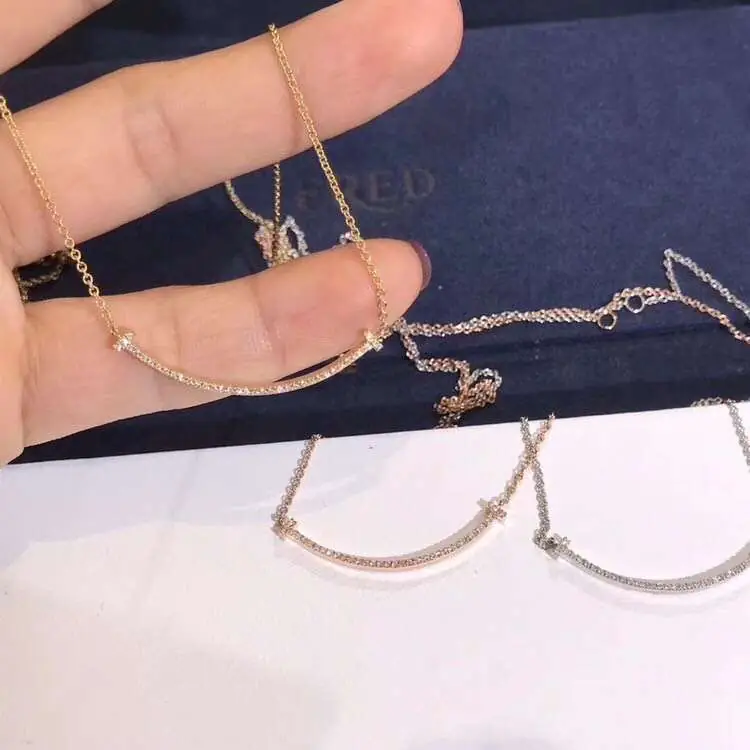 Подвеска Tiffany T Smile /бриллианты, розовое, белое, желтое золото/ 4