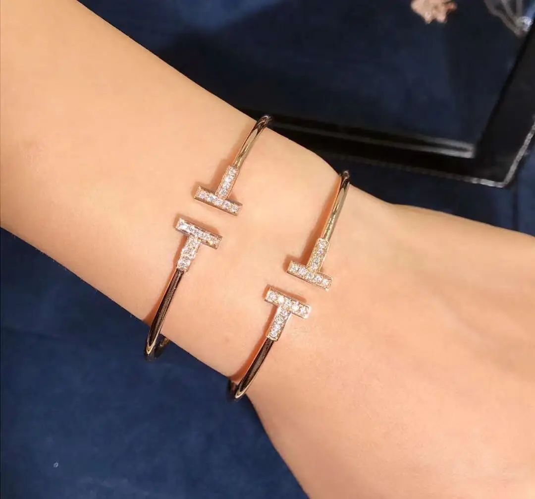 Браслет Tiffany T Wire /бриллианты, розовое золото/