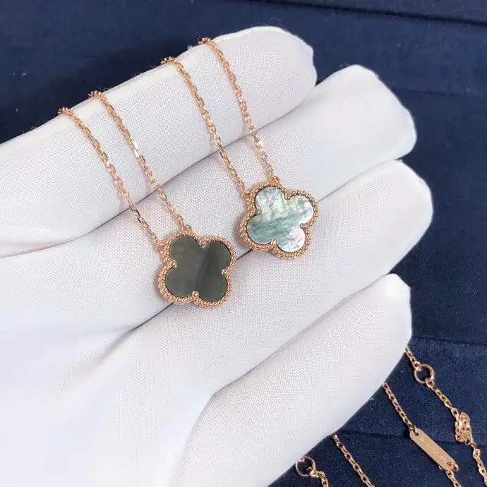 Подвеска Van Cleef Arpels Alhambra /розовое золото, перламутр/