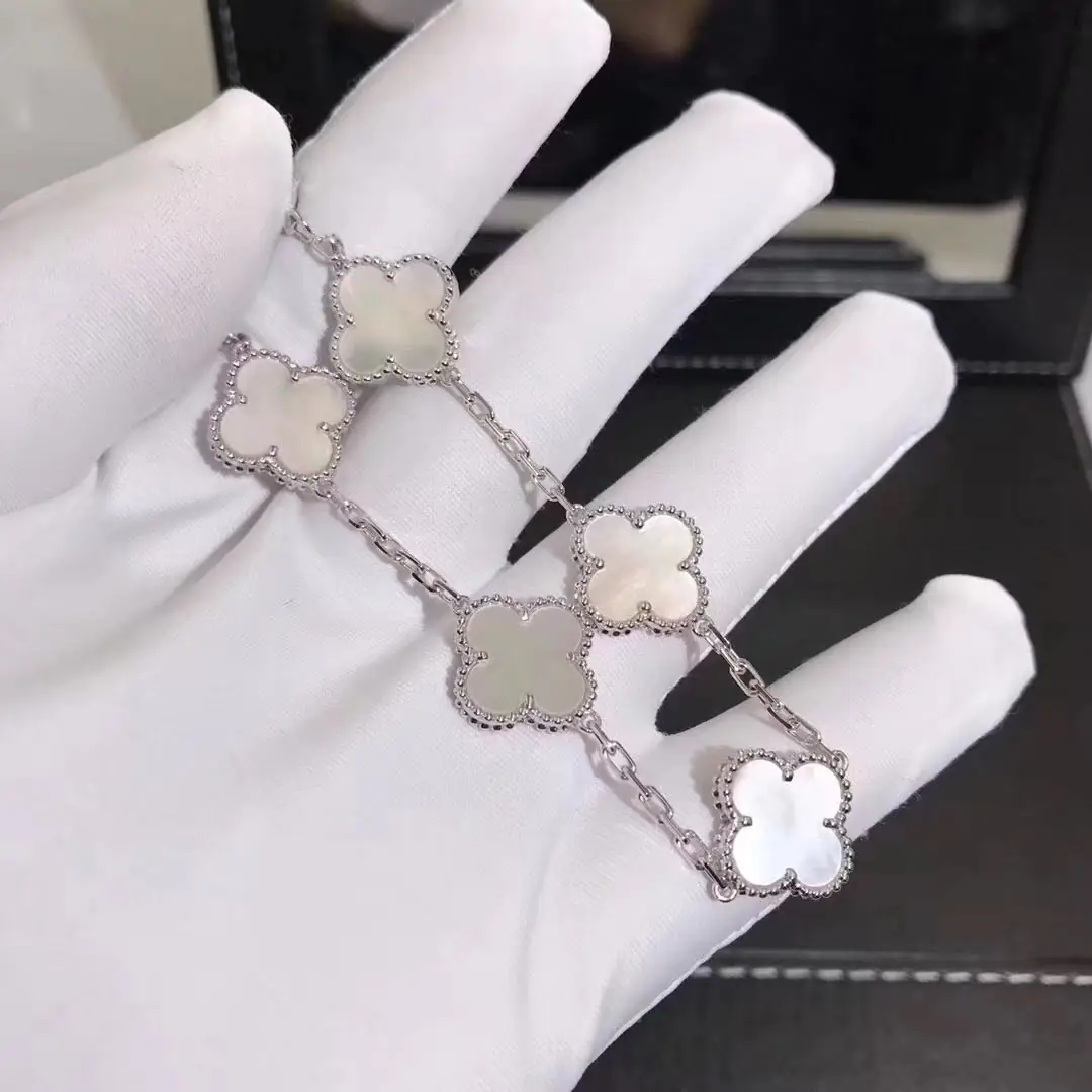 Винтажный Браслет Van Cleef &amp; Arpels Alhambra 5 мотивов /белое золото, перламутр/