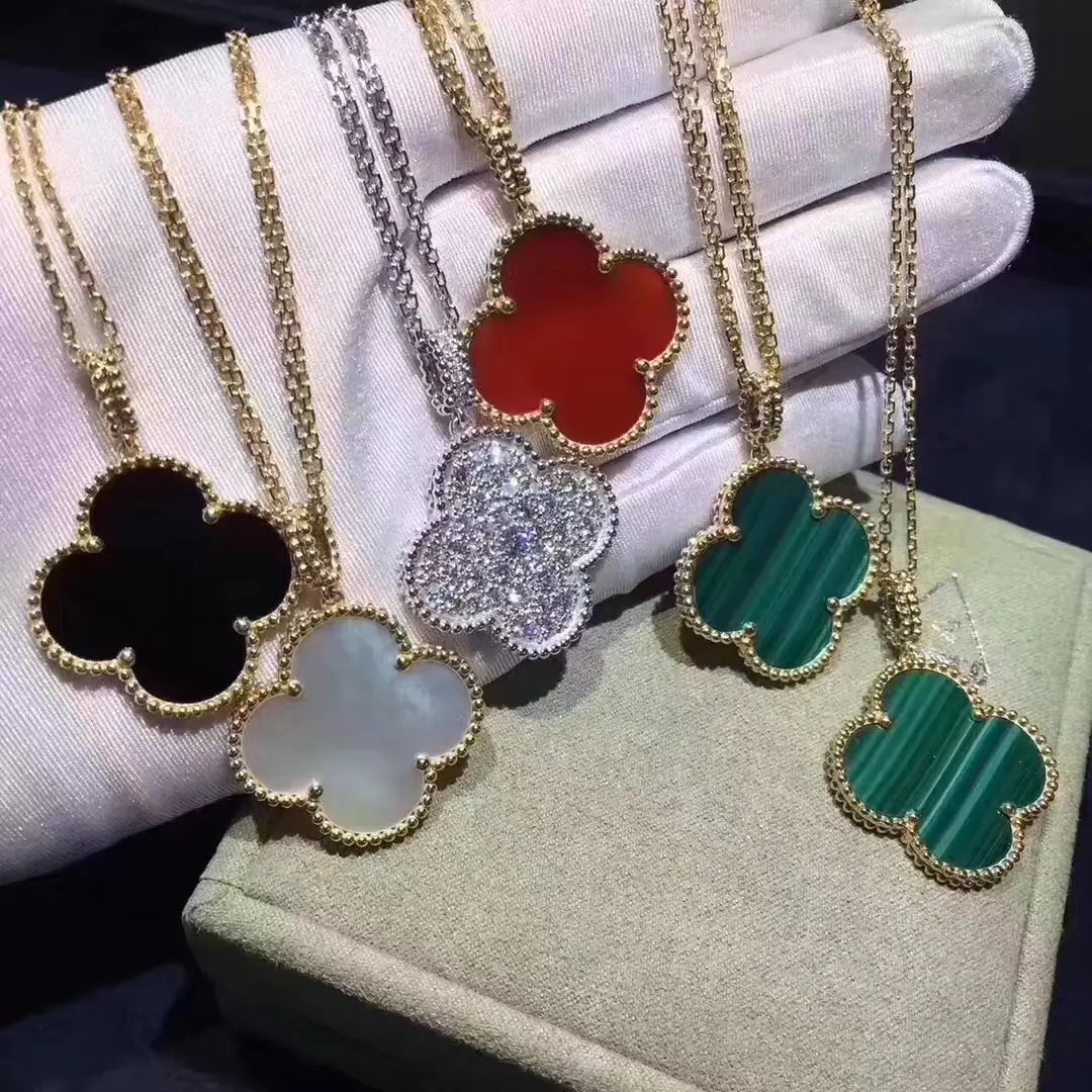 Подвеска  Van Cleef & Arpels Magic Alhambra /черный оникс, желтое золото/ 4