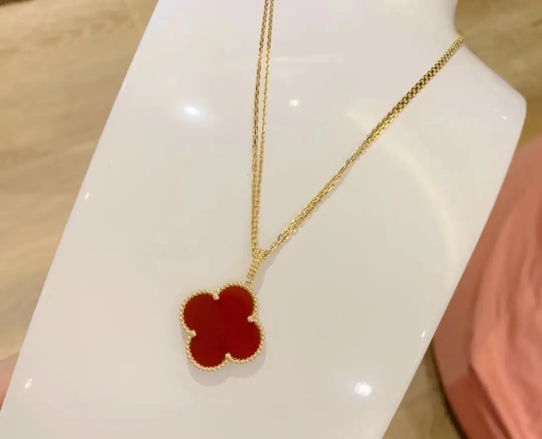 Подвеска  Van Cleef & Arpels Magic Alhambra /черный оникс, желтое золото/ 6