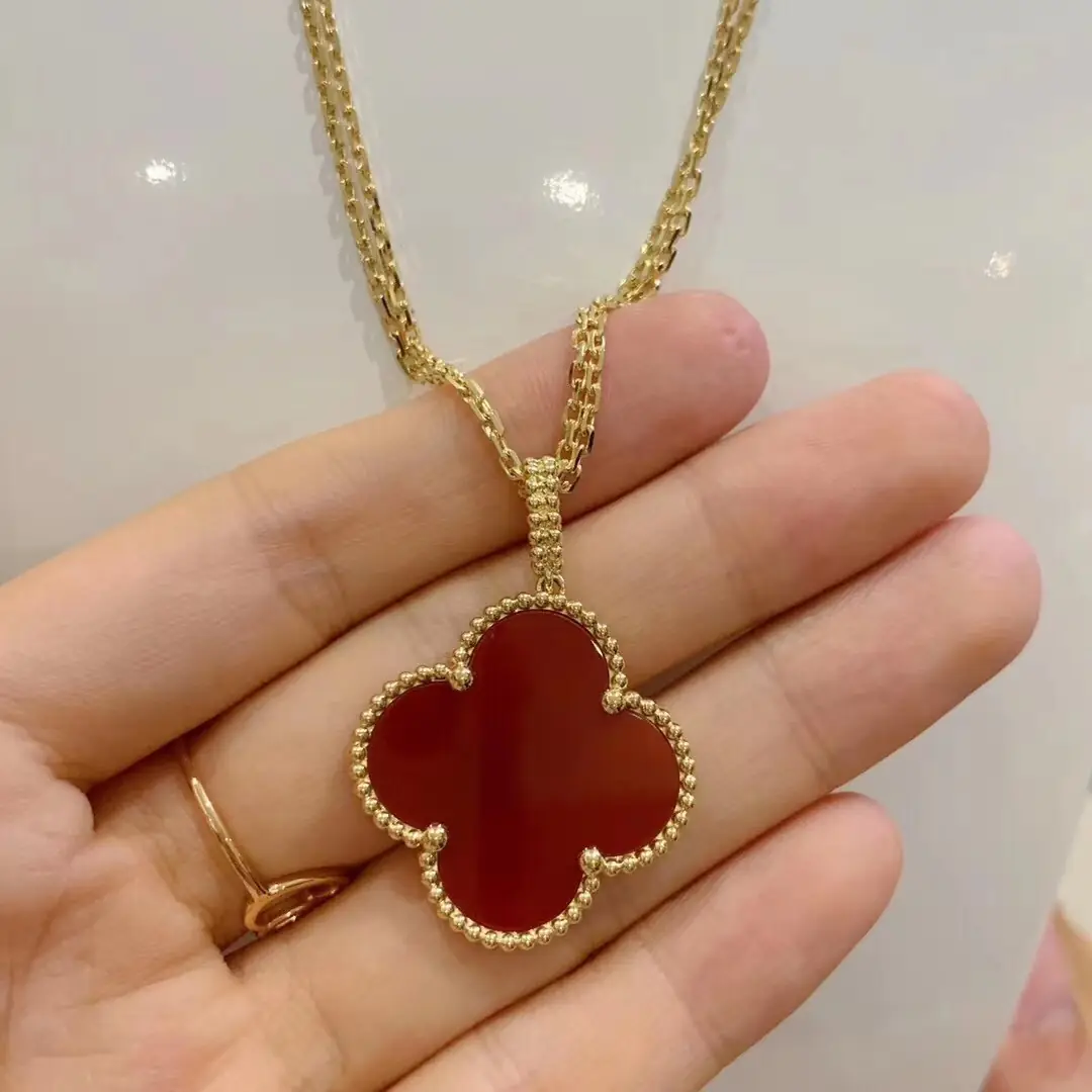 Подвеска  Van Cleef & Arpels Magic Alhambra /черный оникс, желтое золото/ 7