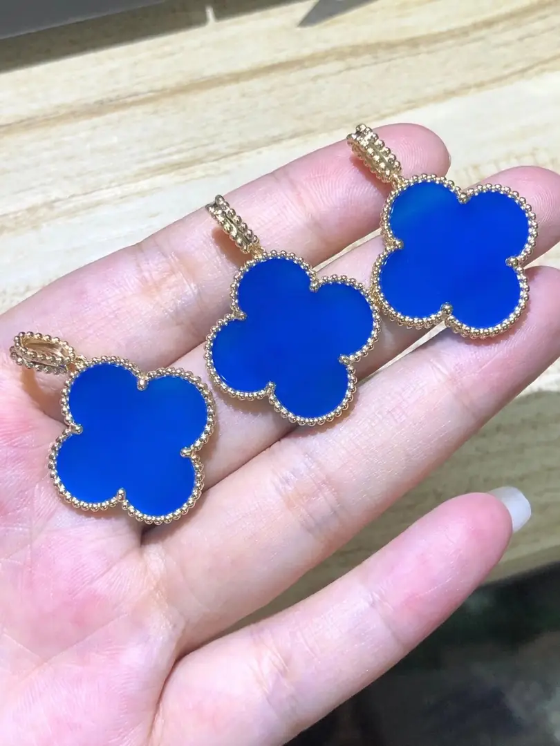 Подвеска  Van Cleef & Arpels Magic Alhambra /черный оникс, желтое золото/ 8
