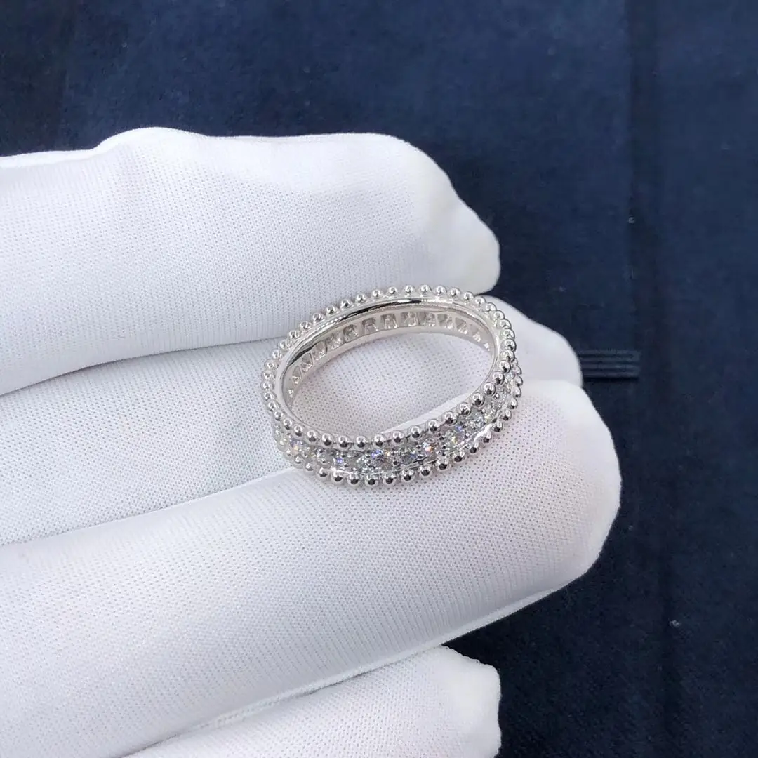 Кольцо Van Cleef & Arpels Perlée с бриллиантами в 1 ряд /белое золото/ 3