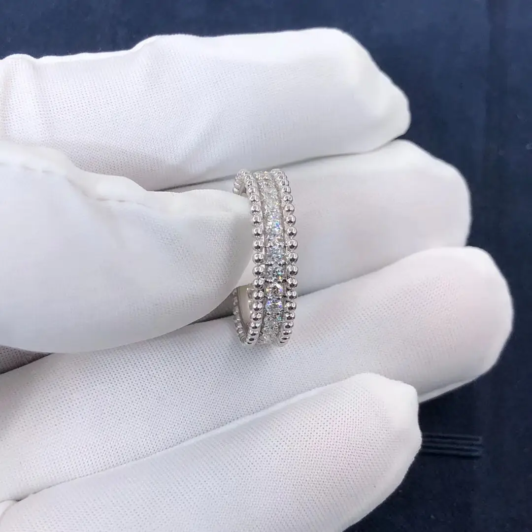 Кольцо Van Cleef & Arpels Perlée с бриллиантами в 1 ряд /белое золото/ 7
