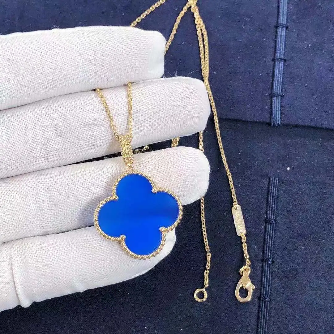 Подвеска Van Cleef & Arpels /желтое золото, синий агат/