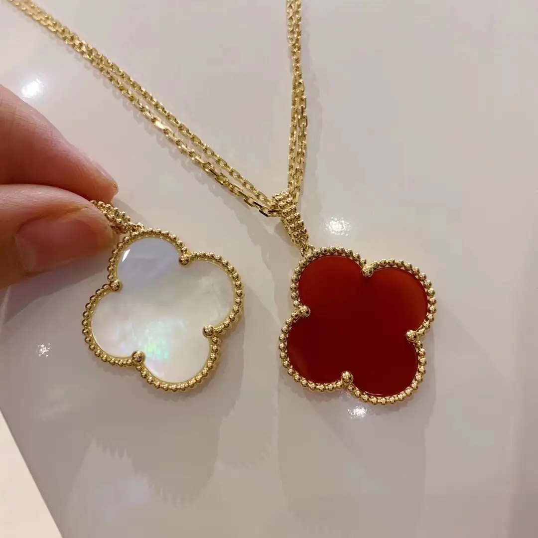 Подвеска Van Cleef &amp; Arpels Magic Alhambra /желтое золото, перламутр/