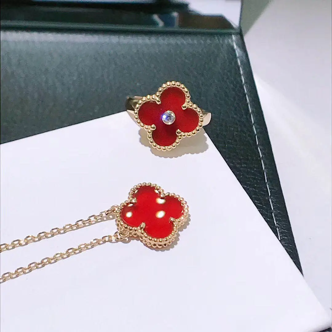 Кольцо Van Cleef &amp; Arpels /желтое золото, сердолик, бриллиант/