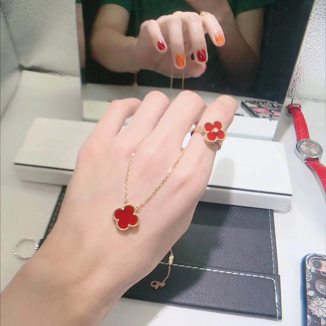 Кольцо Van Cleef & Arpels /желтое золото, сердолик, бриллиант/ 4