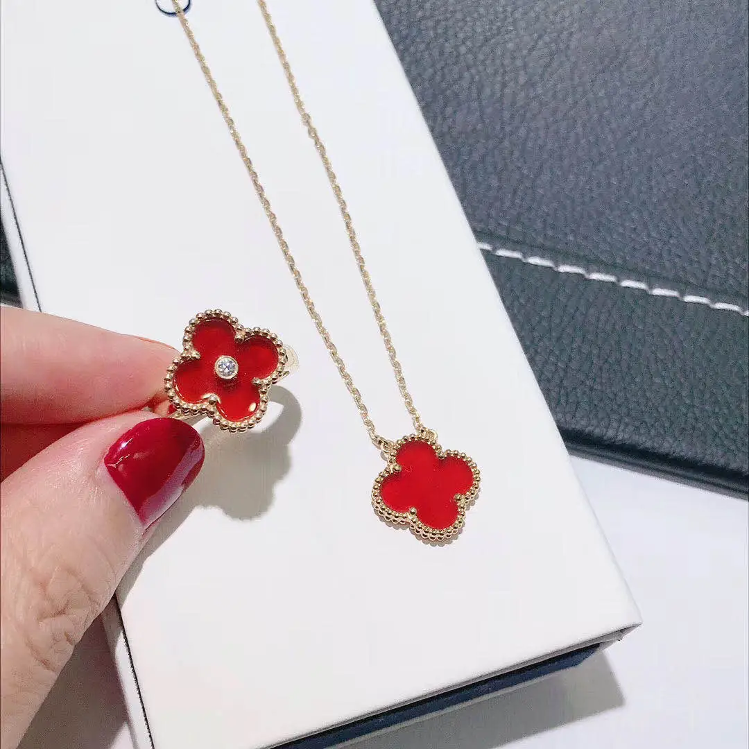 Кольцо Van Cleef &amp; Arpels /желтое золото, сердолик, бриллиант/