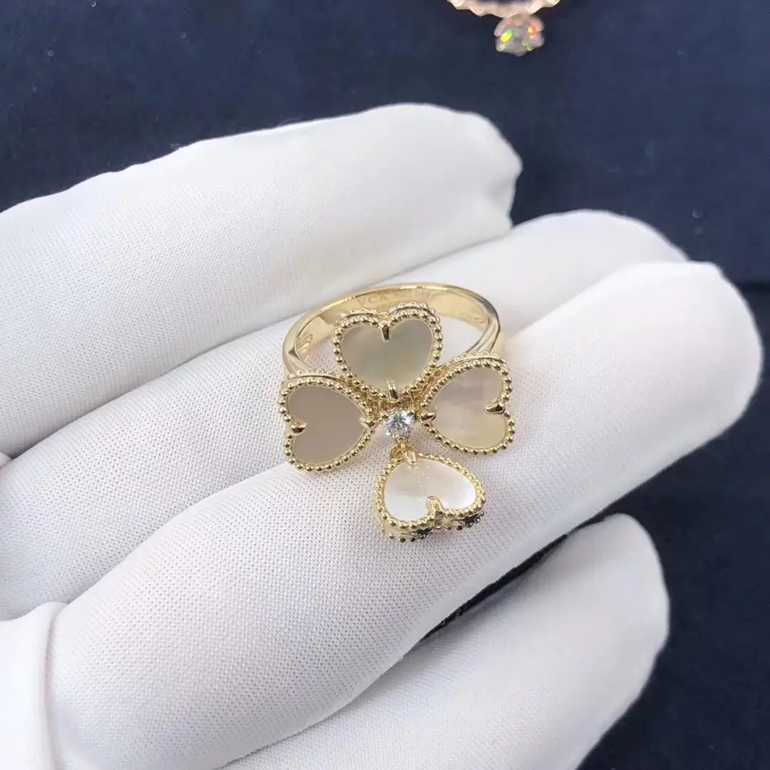 Кольцо Van Cleef & Arpels Sweet Alhambra /желтое золото, перламутр, бриллиант/