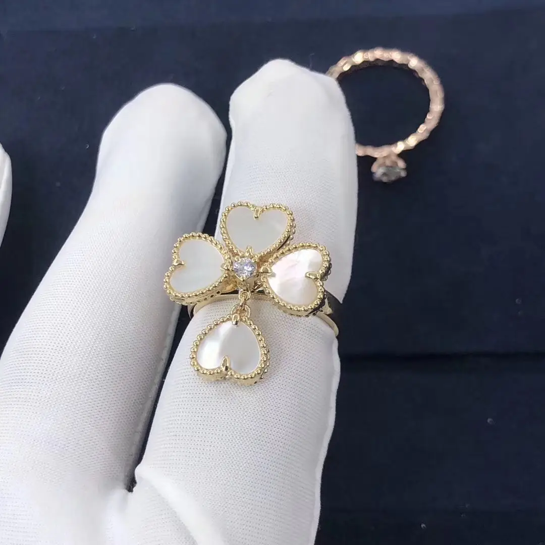 Кольцо Van Cleef & Arpels Sweet Alhambra /желтое золото, перламутр, бриллиант/
