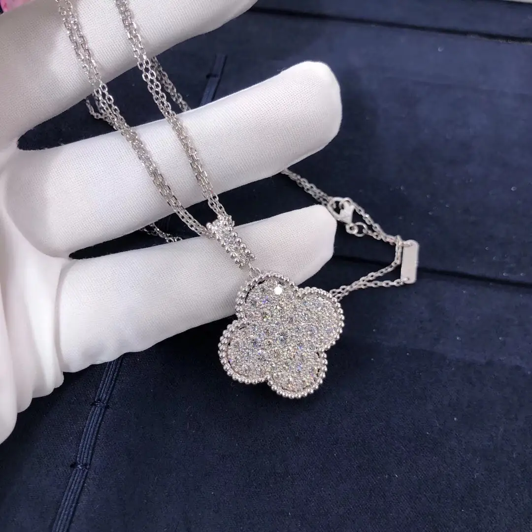 Подвеска Van Cleef & Arpels Magic Alhambra /белое золото, бриллианты/