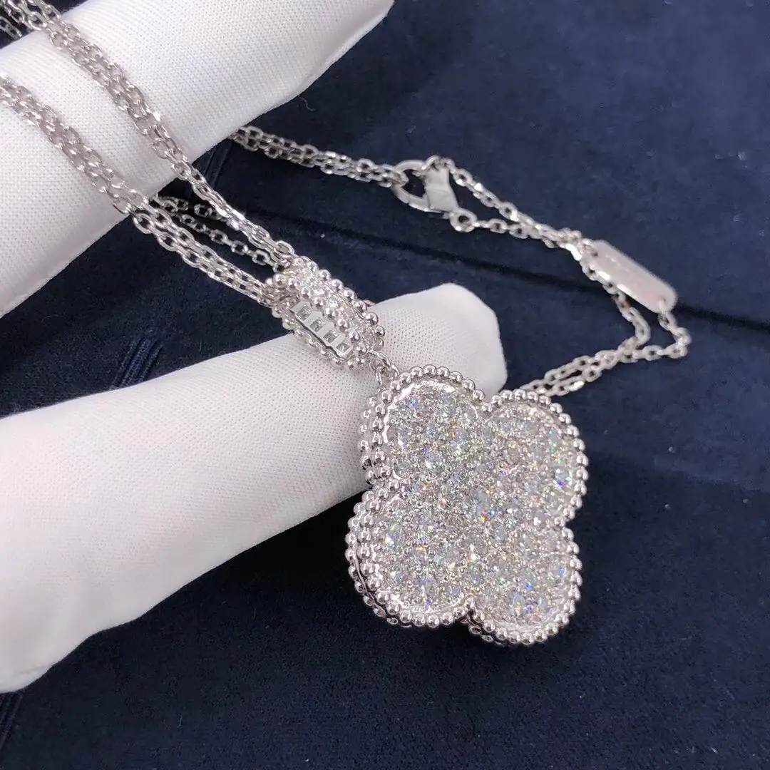 Подвеска Van Cleef & Arpels Magic Alhambra /белое золото, бриллианты/