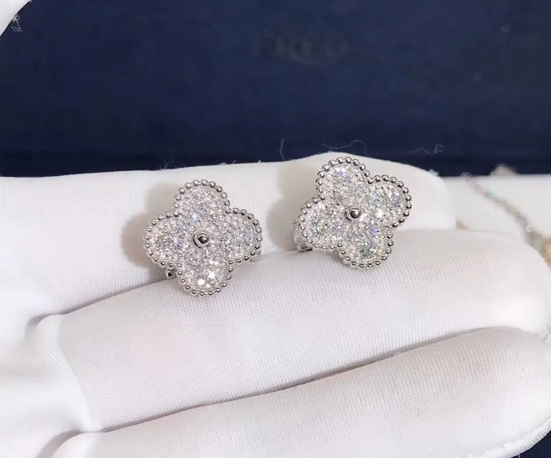 Серьги Van Cleef & Arpels Magic Alhambra /бриллианты, белое золото/