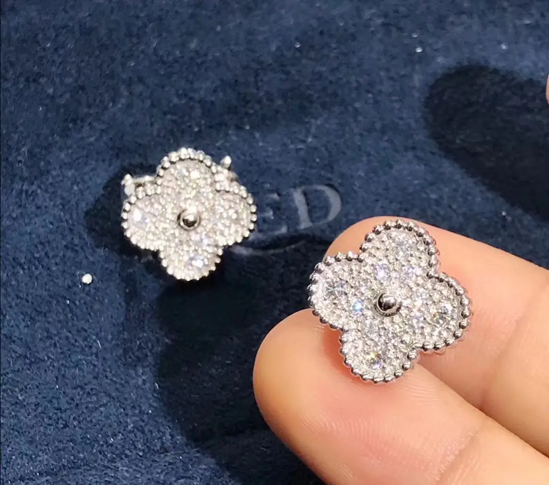 Серьги Van Cleef & Arpels Magic Alhambra /бриллианты, белое золото/ 4