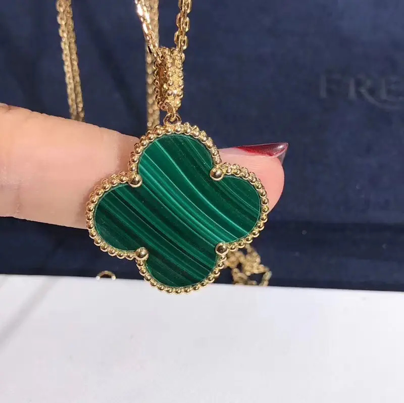 Подвеска Van Cleef &amp; Arpels Magic Alhambra /малахит, желтое золото/
