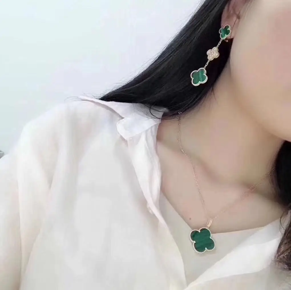 Подвеска Van Cleef & Arpels Magic Alhambra /малахит, желтое золото/ 5