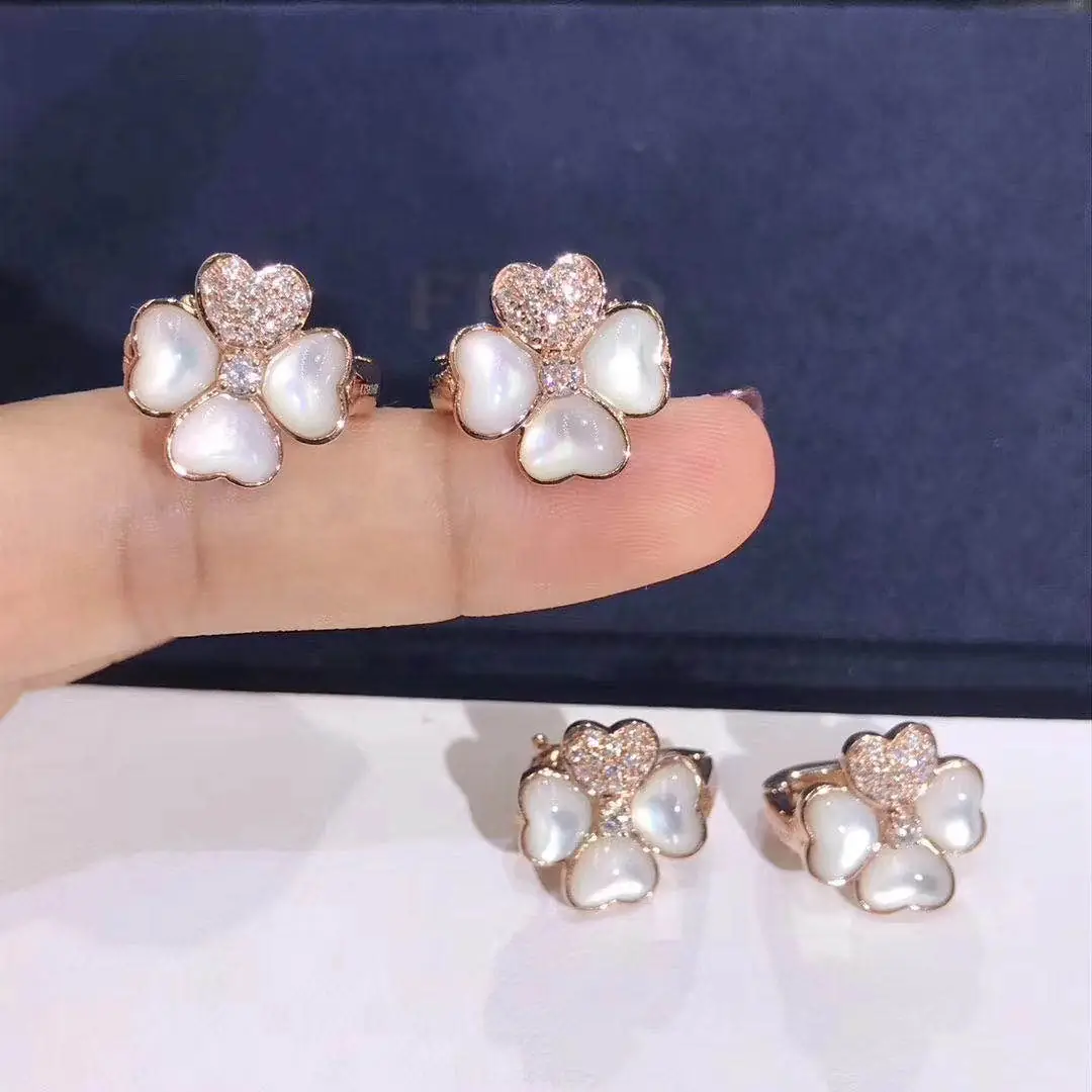 Серьги Van Cleef &amp; Arpels Medium Cosmos /бриллианты, розовое золото/