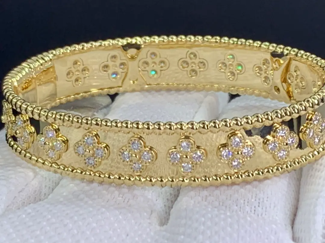 Браслет Van Cleef &amp; Arpels Perlée Clover Diamond /бриллианты, желтое золото/