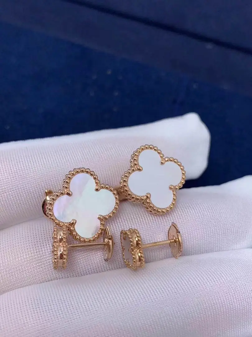 Серьги Van Cleef & Arpels Sweet Alhambra /перламутр, желтое золото/ 7