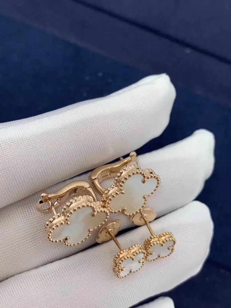 Серьги Van Cleef & Arpels Sweet Alhambra /перламутр, желтое золото/ 9