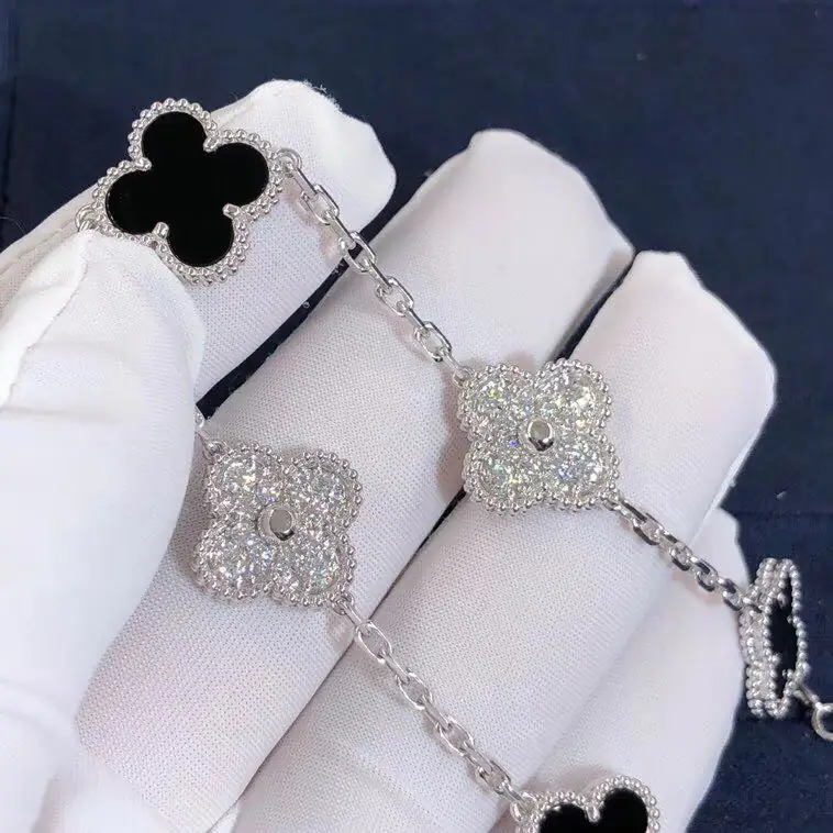 Браслет Van Cleef &amp; Arpels Vintage Alhambra 5 мотивов /белое золото, бриллианты, оникс/