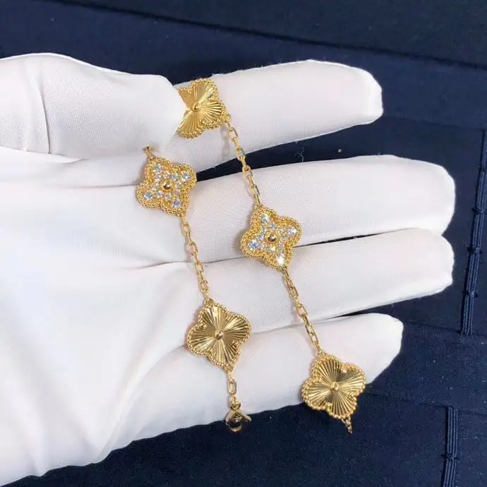 Браслет Van Cleef & Arpels Vintage Alhambra 5 мотивов /желтое золото, бриллианты/ 4