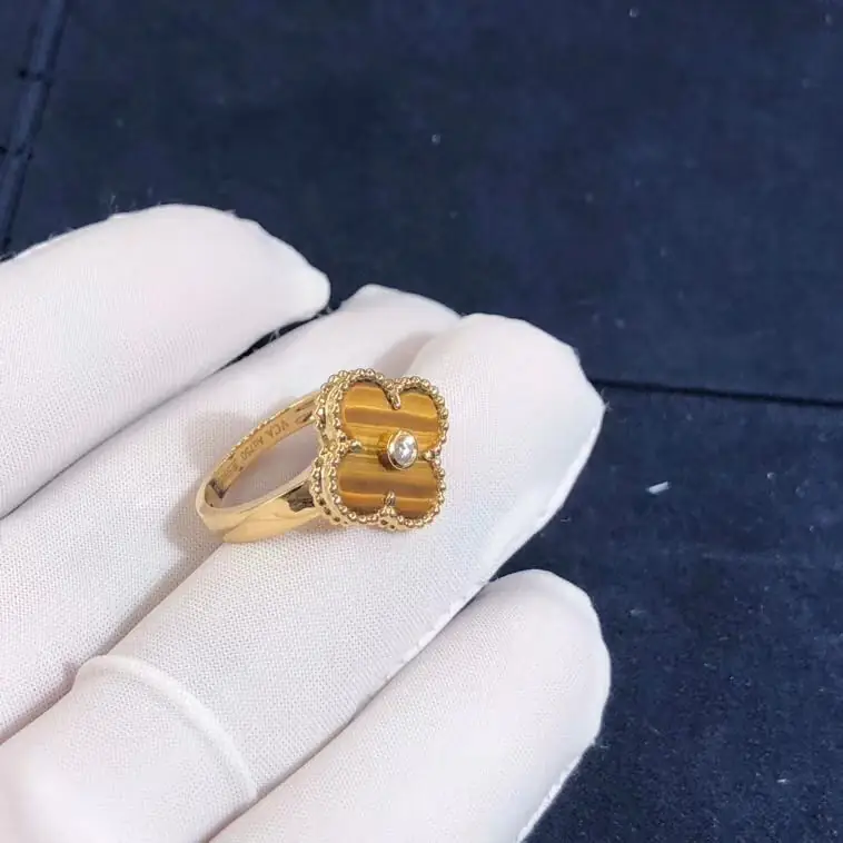 Кольцо Van Cleef &amp; Arpels Vintage Alhambra Diamond Tiger Eye /желтое золото/