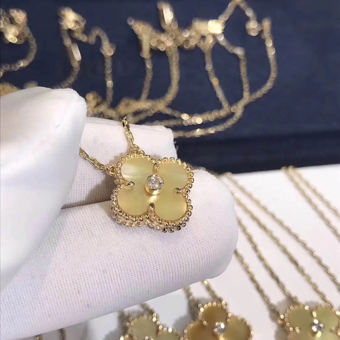 Подвеска Van Cleef & Arpels Vintage Alhambra /желтое золото, перламутр, бриллиант/ 6