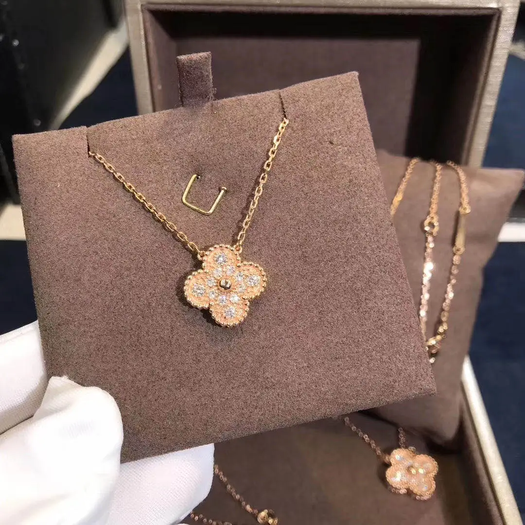 Подвеска Van Cleef Vintage Alhambra /бриллианты, розовое золото/